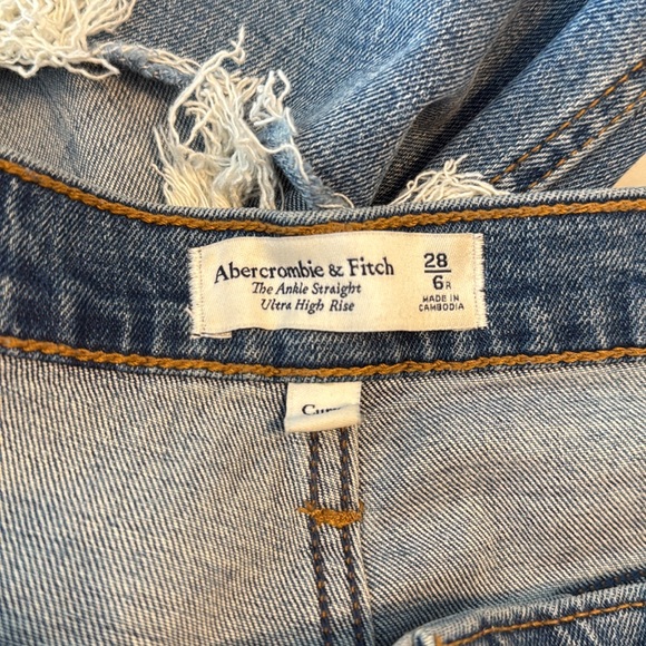 Abercrombie & Fitch Ankle Straight Ultra High Rise Jeans - Picture 4 of 4